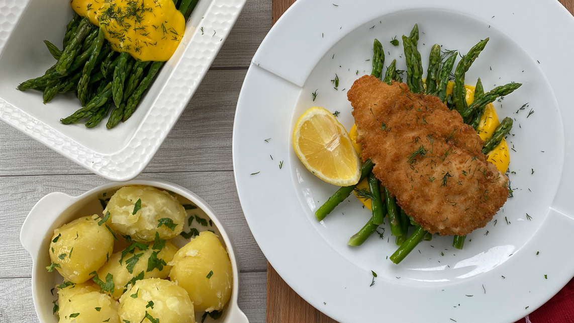 Rosie & Jim Chicken Breast Fillets with Green Asparagus, Gluten Free Dill & Lemon Hollandaise & Spring Potatoes